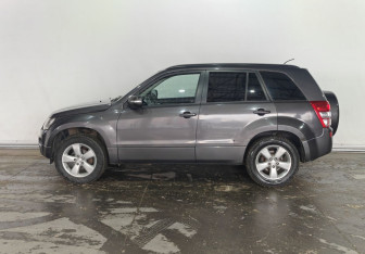Подержанный автомобиль Suzuki Grand Vitara 2008 года (7 фото)