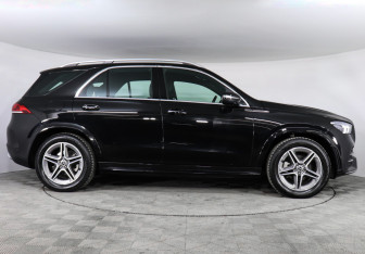 Подержанный автомобиль Mercedes-Benz GLE 2021 года (4 фото)