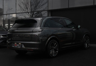 Подержанный автомобиль LiXiang L7 2023 года (5 фото)