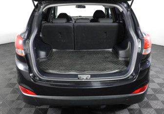Подержанный автомобиль Hyundai ix35 2013 года (10 фото)