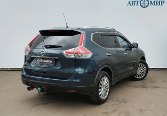Подержанный автомобиль Nissan X-Trail 2015 года (8 фото)