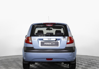 Подержанный автомобиль Nissan Tiida Hatchback 2010 года (6 фото)