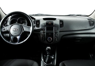 Подержанный автомобиль Kia Cerato Sedan 2012 года (8 фото)