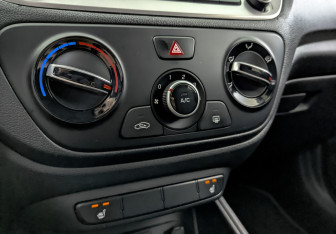 Подержанный автомобиль Hyundai Solaris Sedan 2022 года (21 фото)