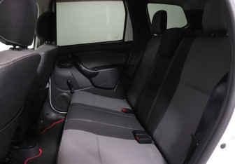 Подержанный автомобиль Renault Duster 2014 года (10 фото)