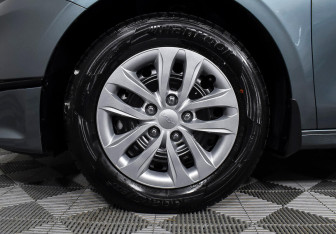 Подержанный автомобиль Kia Ceed Hatchback 2022 года (8 фото)