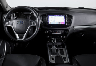 Подержанный автомобиль Geely Emgrand X7 2020 года (12 фото)