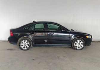 Подержанный автомобиль Volvo S40 2007 года (7 фото)