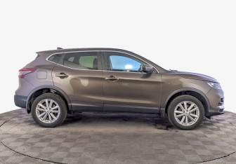 Подержанный автомобиль Nissan Qashqai 2021 года (4 фото)
