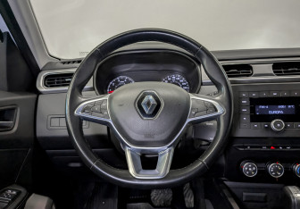 Подержанный автомобиль Renault Arkana 2019 года (20 фото)