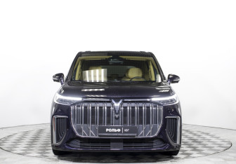 Подержанный автомобиль Voyah Dream 2023 года (2 фото)