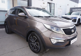 Подержанный автомобиль Kia Sportage 2015 года (3 фото)