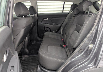 Подержанный автомобиль Kia Sportage 2012 года (12 фото)