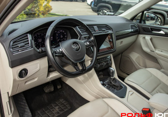 Подержанный автомобиль Volkswagen Tiguan 2017 года (16 фото)