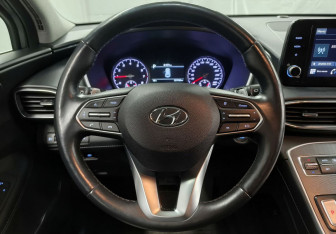 Подержанный автомобиль Hyundai Santa Fe 2021 года (12 фото)