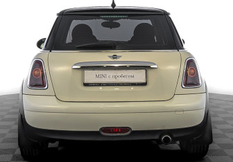 Подержанный автомобиль MINI Hatch 2008 года (6 фото)