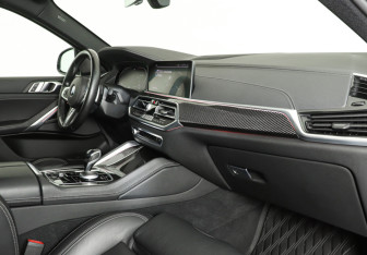 Подержанный автомобиль BMW X6 2020 года (9 фото)
