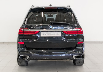 Подержанный автомобиль BMW X7 2020 года (6 фото)