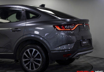 Подержанный автомобиль Renault Arkana 2021 года (18 фото)