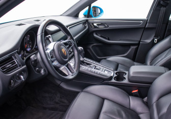 Подержанный автомобиль Porsche Macan 2019 года (10 фото)