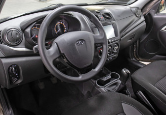 Подержанный автомобиль LADA (ВАЗ) Granta Sedan 2021 года (15 фото)