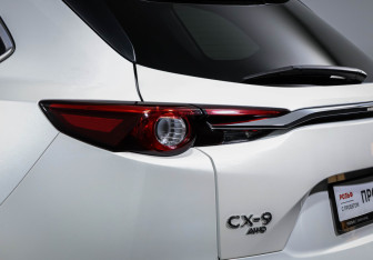 Подержанный автомобиль Mazda CX-9 2022 года (18 фото)