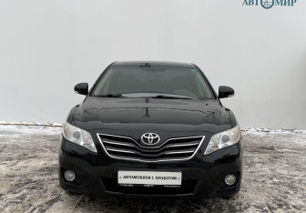 Подержанный автомобиль Toyota Camry Sedan 2011 года (2 фото)
