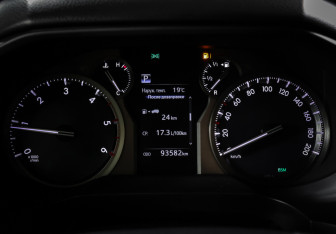 Подержанный автомобиль Toyota Land Cruiser Prado 2017 года (17 фото)