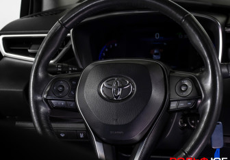 Подержанный автомобиль Toyota Corolla Sedan 2019 года (13 фото)