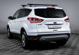 Подержанный автомобиль Ford Kuga 2014 года (7 фото)