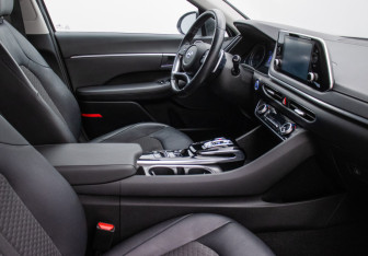 Подержанный автомобиль Hyundai Sonata 2021 года (9 фото)