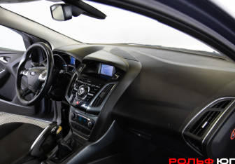 Подержанный автомобиль Ford Focus Wagon 2012 года (6 фото)