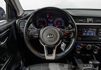 Подержанный автомобиль Kia Rio Hatchback 2021 года (21 фото)