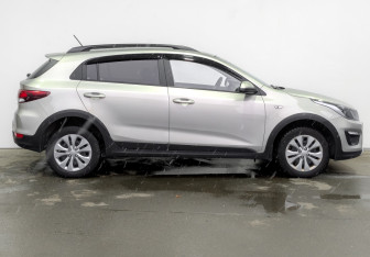 Подержанный автомобиль Kia Rio Hatchback 2020 года (4 фото)