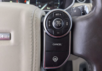 Подержанный автомобиль Land Rover Range Rover 2015 года (19 фото)