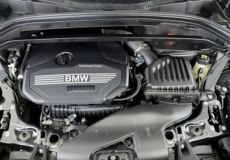 Подержанный автомобиль BMW X1 2021 года (9 фото)