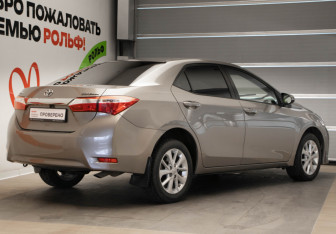 Подержанный автомобиль Toyota Corolla Sedan 2014 года (4 фото)