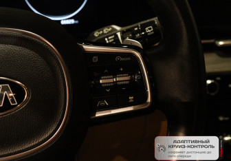 Подержанный автомобиль Kia Carnival 2020 года (29 фото)