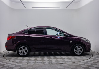 Подержанный автомобиль Hyundai Solaris Sedan 2012 года (4 фото)