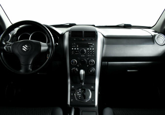 Подержанный автомобиль Suzuki Grand Vitara 2012 года (6 фото)