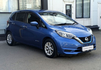 Подержанный автомобиль Nissan Note 2018 года (3 фото)