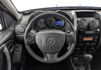 Подержанный автомобиль Renault Duster 2015 года (21 фото)