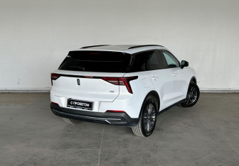 Подержанный автомобиль FAW Bestune T55 2023 года (5 фото)