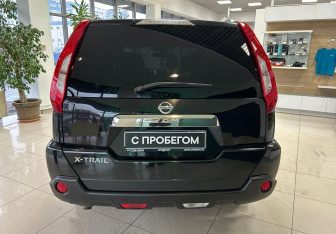 Подержанный автомобиль Nissan X-Trail 2012 года (6 фото)