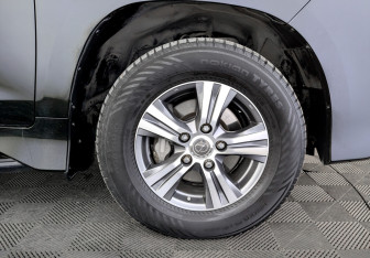 Подержанный автомобиль Lexus LX 2020 года (18 фото)