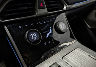 Подержанный автомобиль Exeed TXL 2022 года (25 фото)