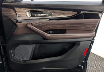 Подержанный автомобиль Exeed VX 2022 года (25 фото)