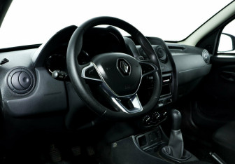 Подержанный автомобиль Renault Duster 2019 года (9 фото)