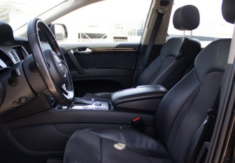 Подержанный автомобиль Audi Q7 2014 года (15 фото)