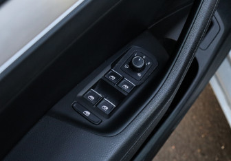 Подержанный автомобиль Volkswagen Passat Wagon 2018 года (16 фото)